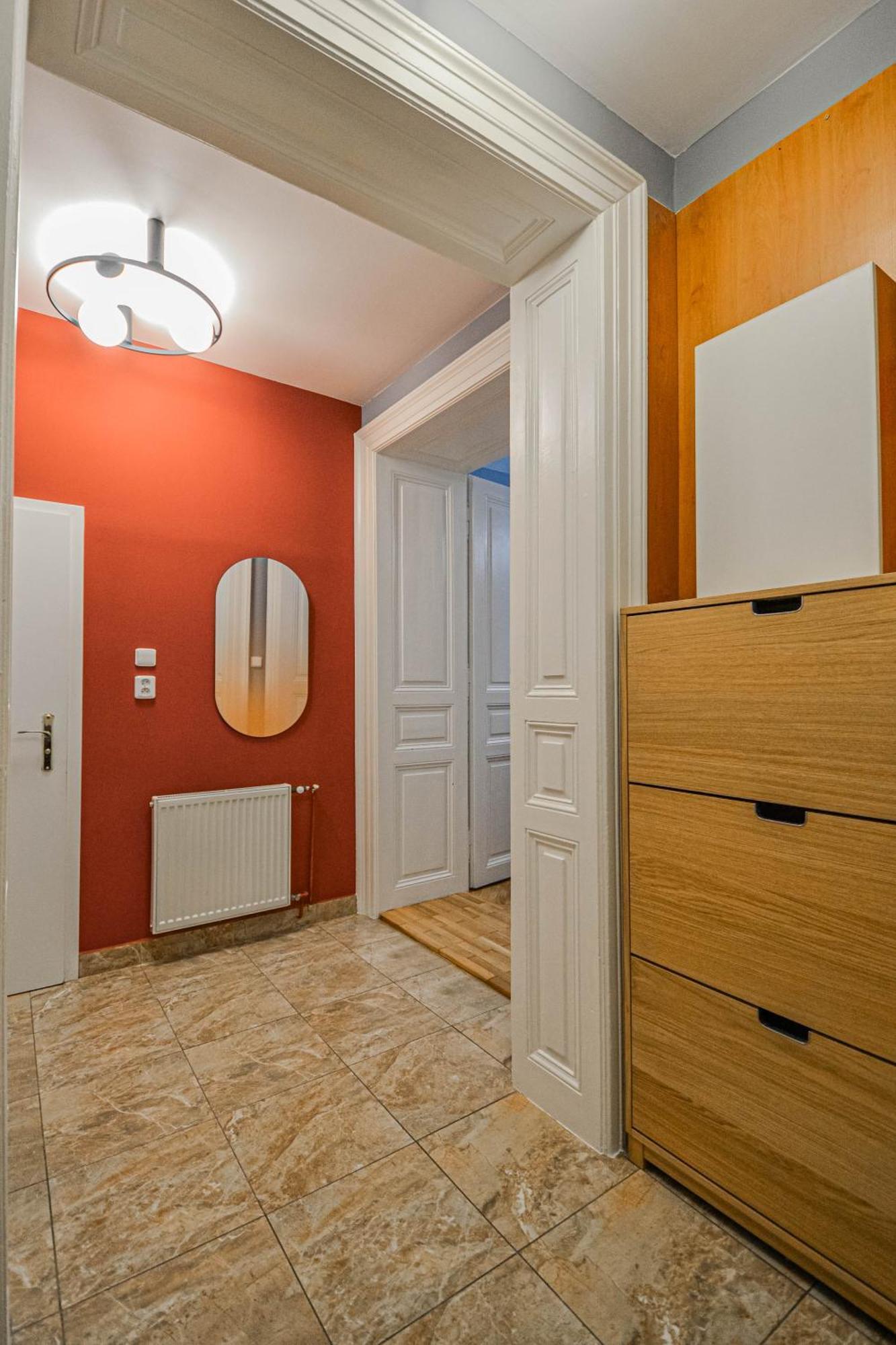 Celebration Flat By Ruterra * Praga